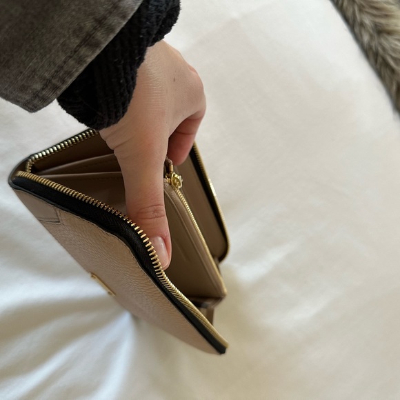 Burberry Wallet - Picture 5 of 8